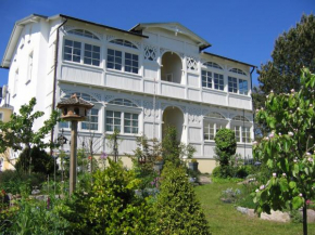 Villa mit Sonnenhof FeWo Netzboden - kostenfreie Schwimmbadnutzung in Sellin in Göhren